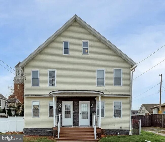 Building Photo - 509 Hallstead St