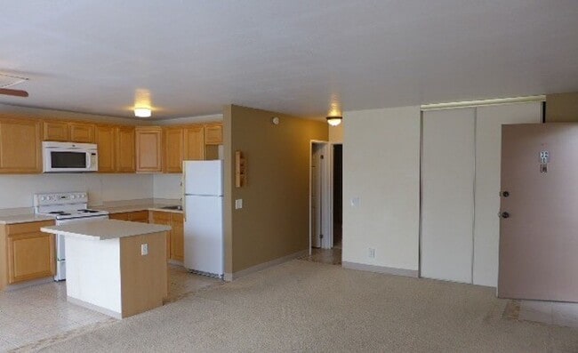 Building Photo - Makaha Valley Plantation - Two Bedroom