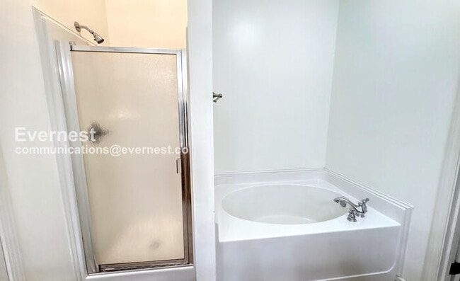 Building Photo - 6082 Townley Ct