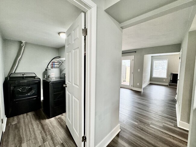 Building Photo - Updated & Ready For You On 12-05-25! A Pet-Friendly Home w/Attached Garage, All Appliances Convey...