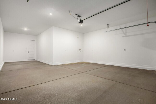 Building Photo - 14958 W Smoketree Dr