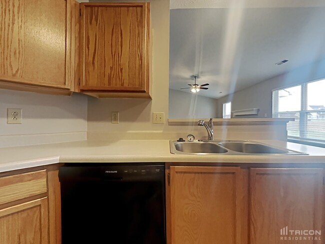 Building Photo - 774 Appaloosa Dr