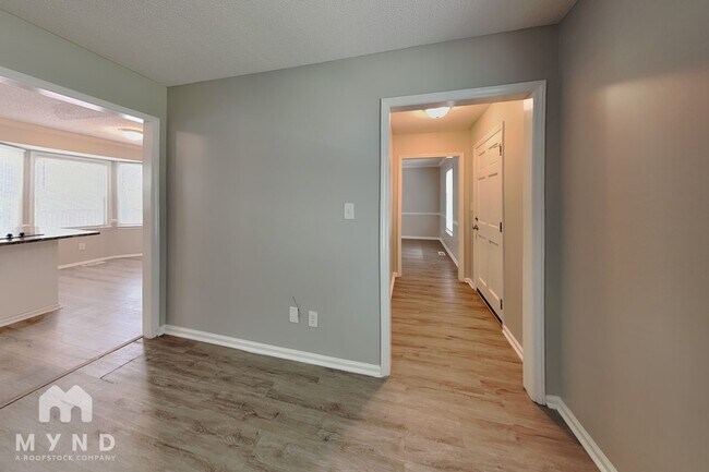 Building Photo - 9205 Meadow Sweet Ct