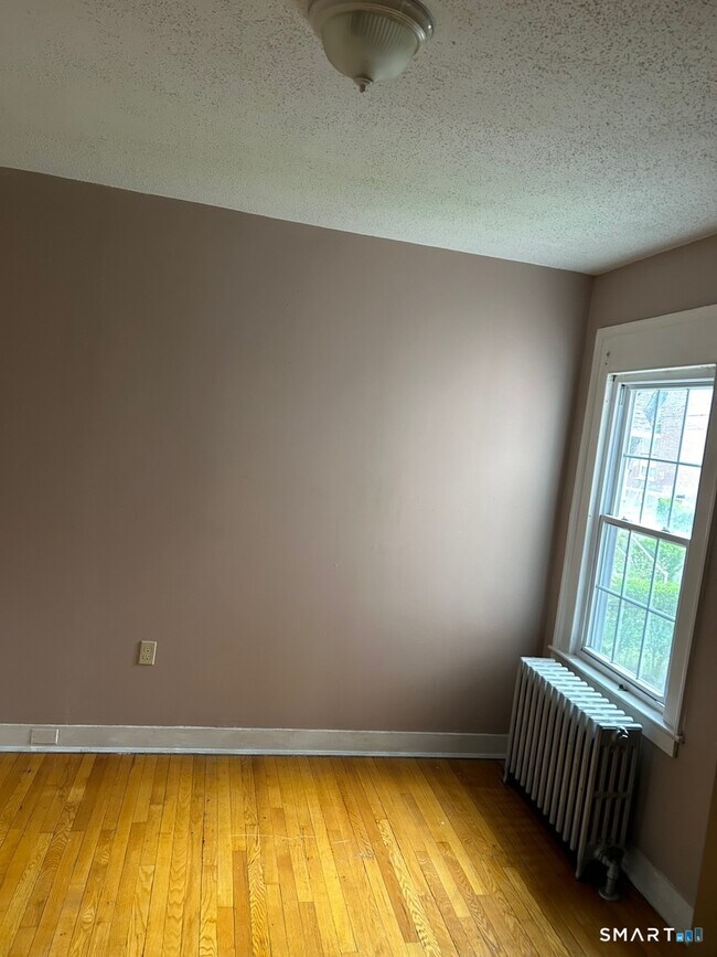 Building Photo - 82-84-84 Glendale Ave