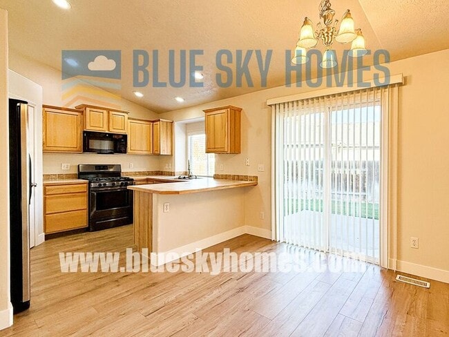 Building Photo - 4916 W McNealy St