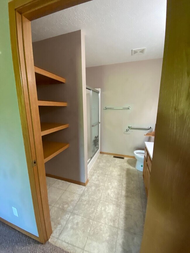 Building Photo - Clifton Duplex