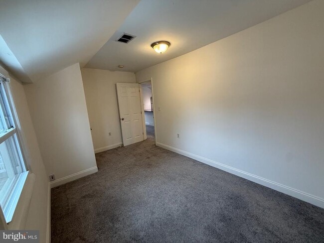 Building Photo - 2616 Arlington Blvd