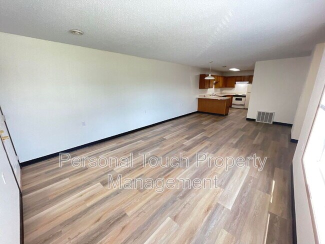 Building Photo - 435 22nd St E