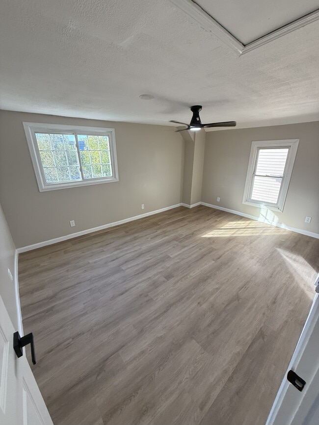 Building Photo - 4509 Fenwick Ave
