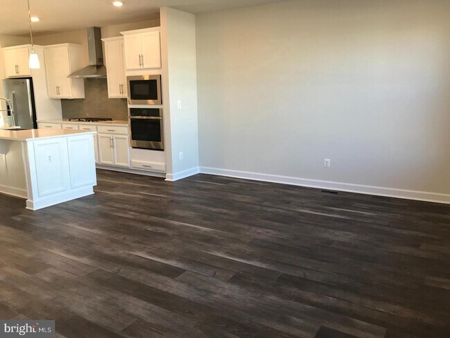 Building Photo - 12992 Hattontown Square