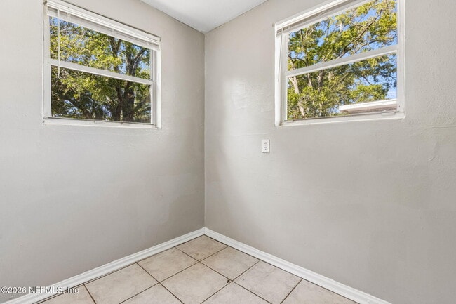 Building Photo - 1104 W 29th St