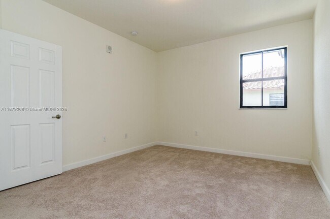 Building Photo - 10630 NW 88th St