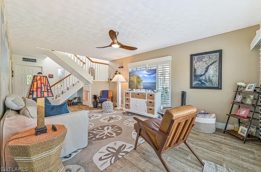 Living Room - 4267 Island Cir
