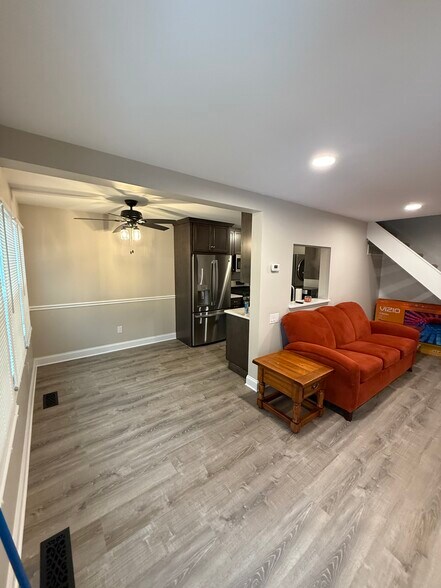 Building Photo - 12 Falcon Ln W