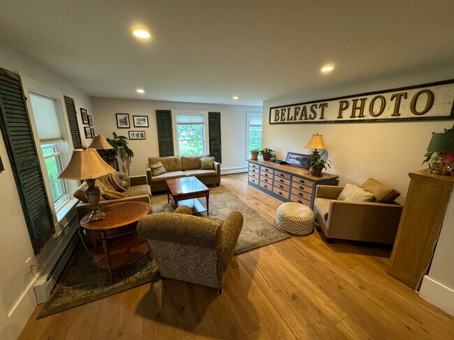 Building Photo - 147 Lincolnville Ave