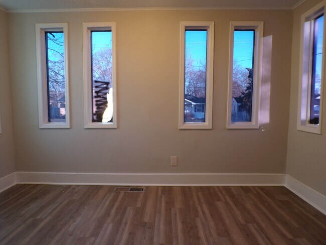 Building Photo - 200 23rd St SW