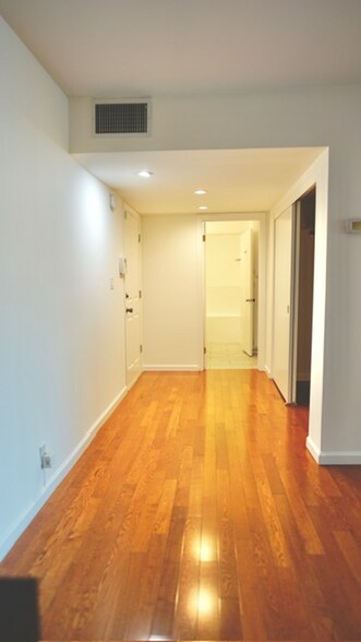 Building Photo - 4521 Colbath Ave