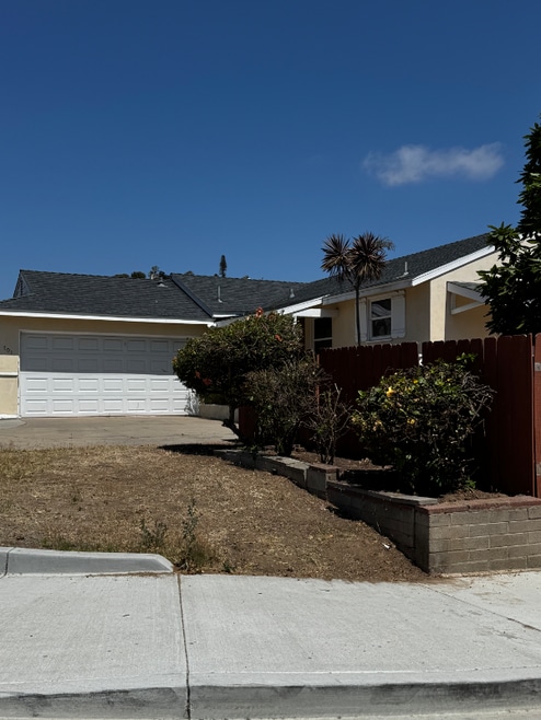 Building Photo - 701 Salot Ave