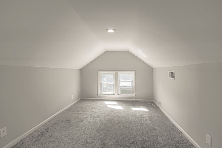 Building Photo - 3138 W 43rd Ave