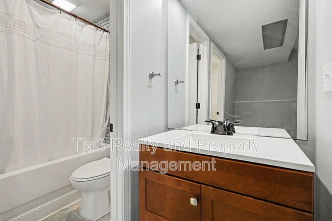 Building Photo - 15213 S Seminole Dr