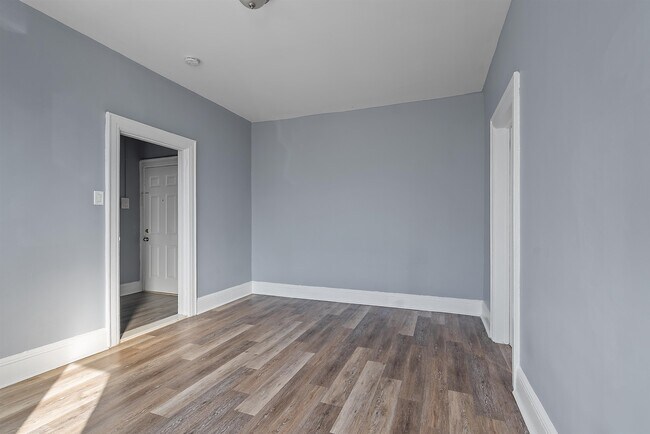 Building Photo - 6700 Park Ave