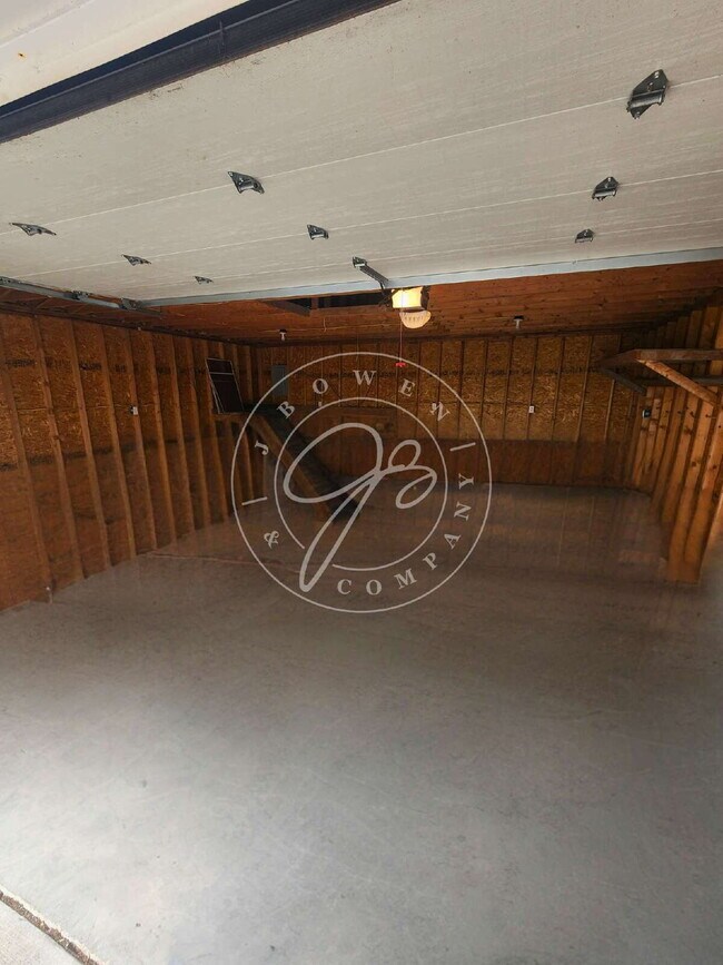 Building Photo - Spacious & Updated 3-Bedroom Home in East Toledo – Birmingham Neighborhood