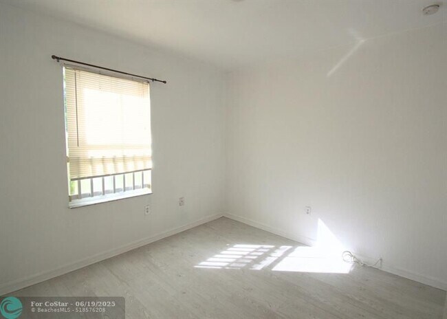 Building Photo - 3001 SW 128th Ave