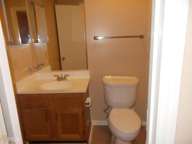 Building Photo - 4788 Wyndam Dr