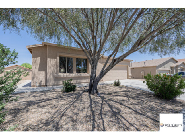 Building Photo - Wow! Absolutely stunning remodeled Tucson ...