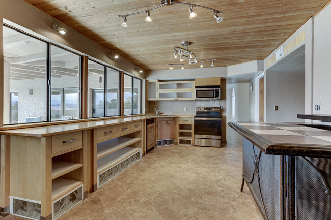 Building Photo - 17137 E Rand Dr