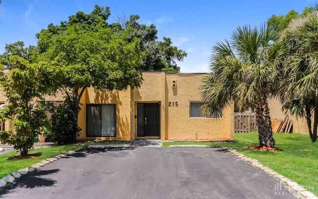 Building Photo - 215 NW 46th Ct