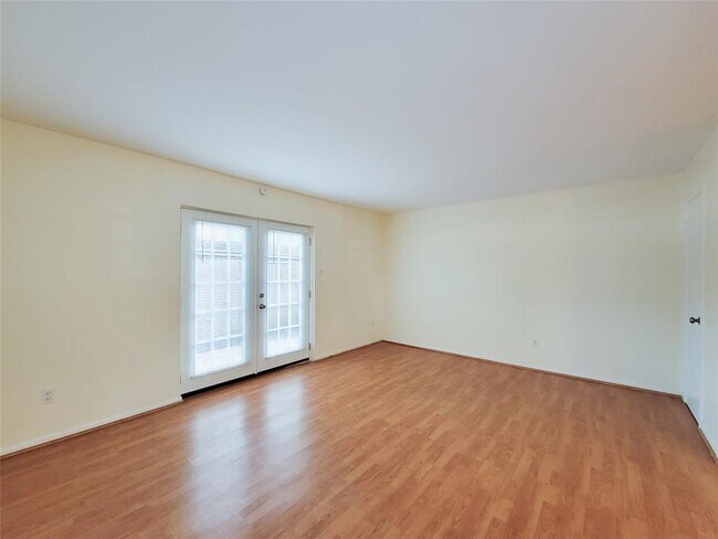 Building Photo - 14333 Memorial Dr