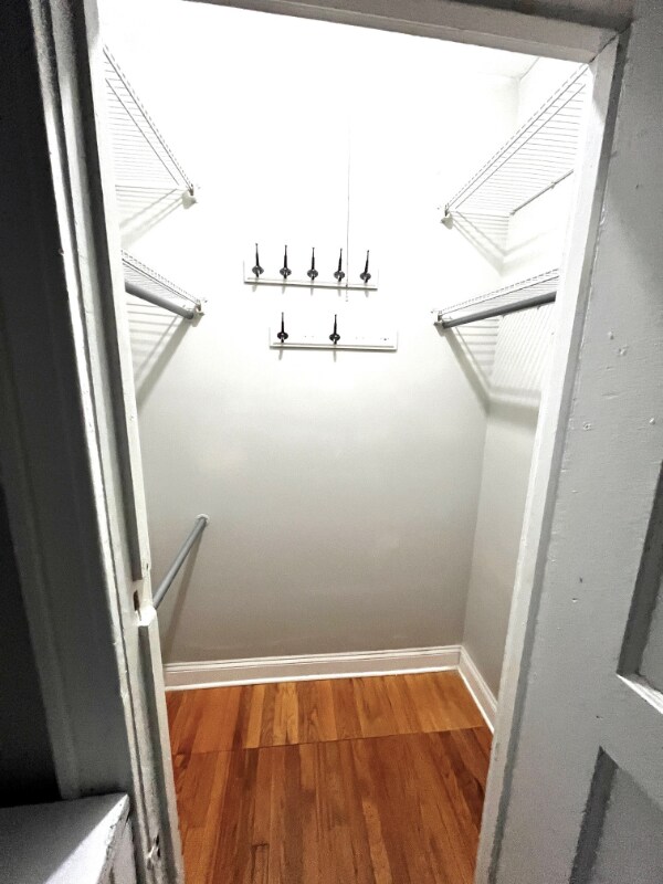 Building Photo - 5428 S Drexel Ave
