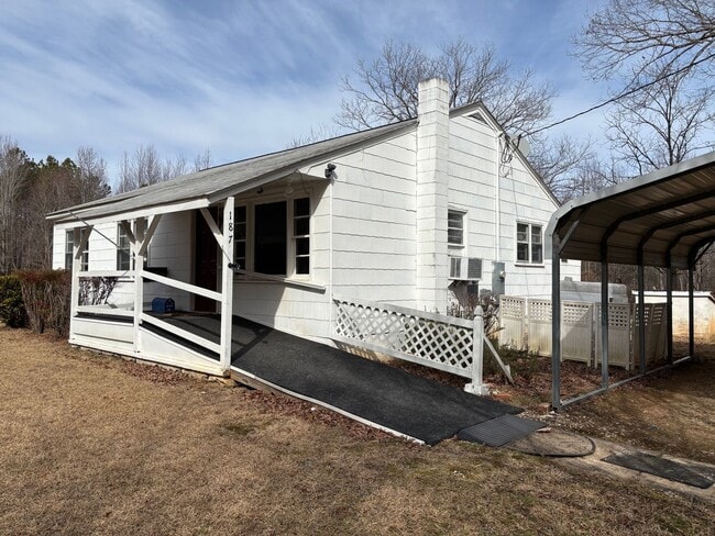 Building Photo - 3 BED, 1 BATH FARM HOUSE LOCATED IN STAR!