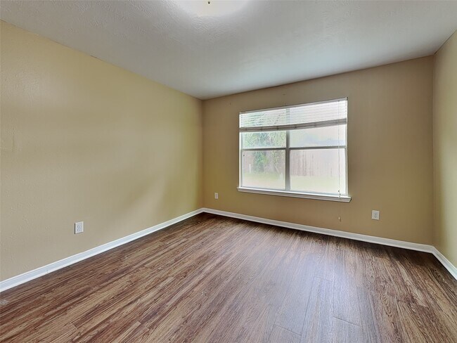 Building Photo - 22270 Queenbury Hills Dr