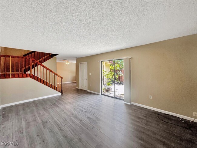 Building Photo - 5241 Cedarbend Dr