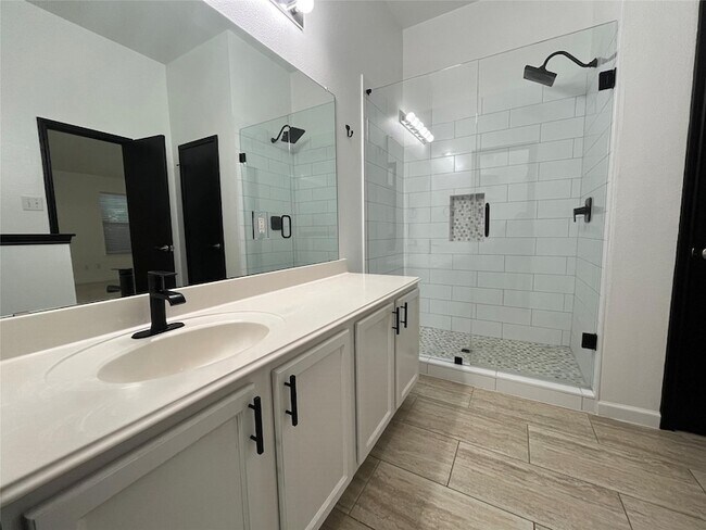 Building Photo - 6304 Spring Ranch Dr