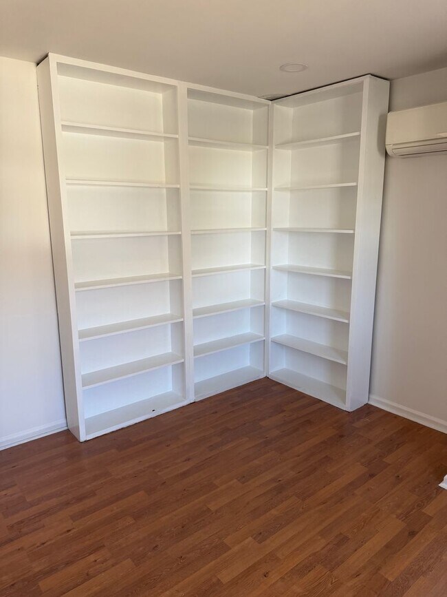 Building Photo - Charming 4-Bedroom, 1.5 Baths Home in Prime Absecon Location