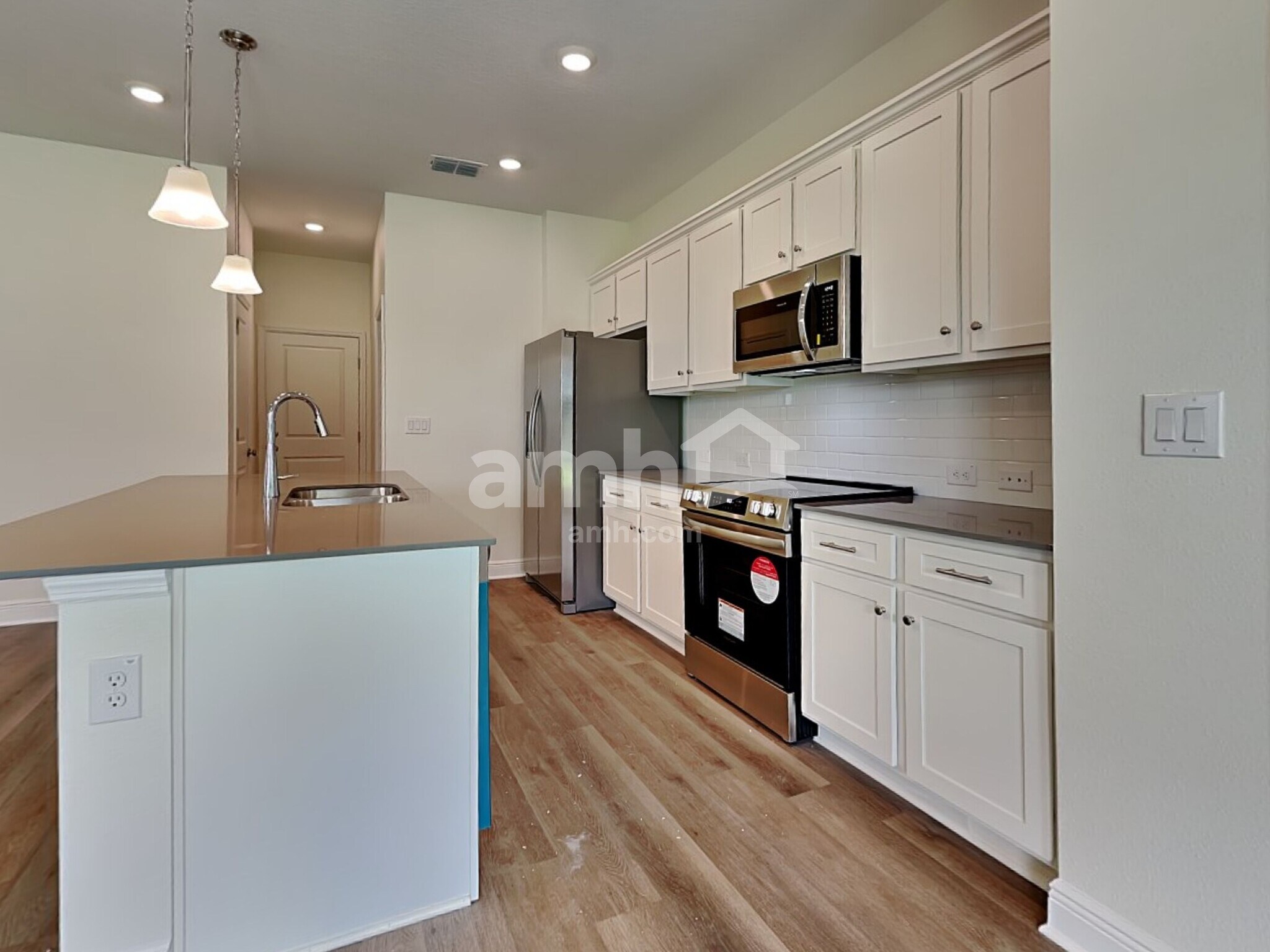 Building Photo - 27189 St Andrews Ave