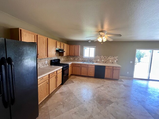 Building Photo - Lovely home for rent in Lehi UT