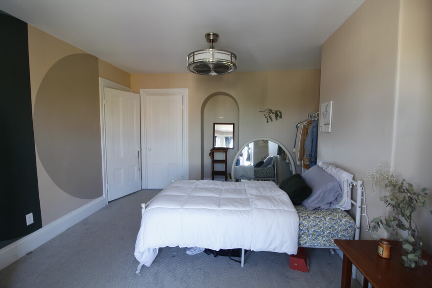 Building Photo - 196 Dorchester St