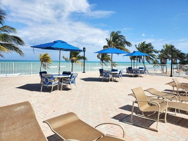 Building Photo - 2101 S Ocean Dr