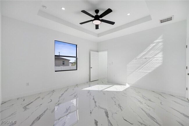 Building Photo - 2027 NW 16th Pl