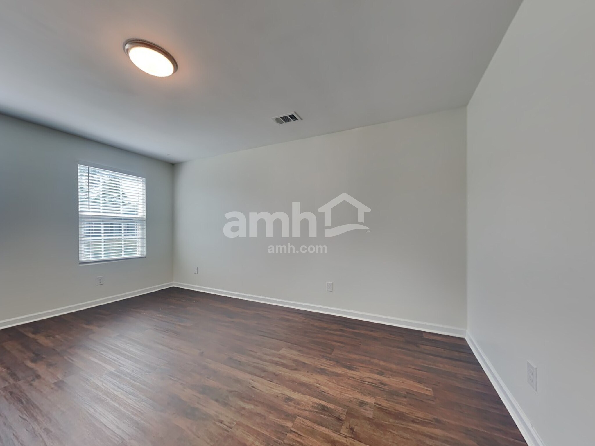 Building Photo - 347 Southwilde Way