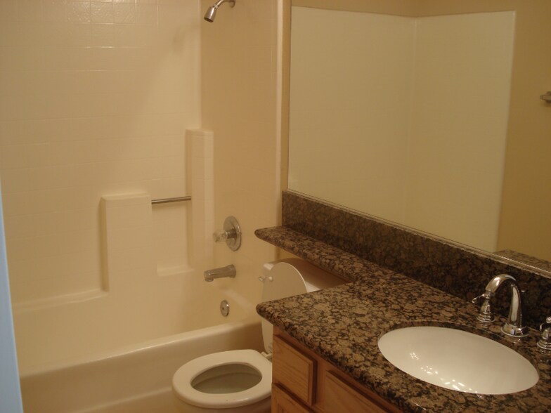 Building Photo - 14421 Autumn Hill Ln