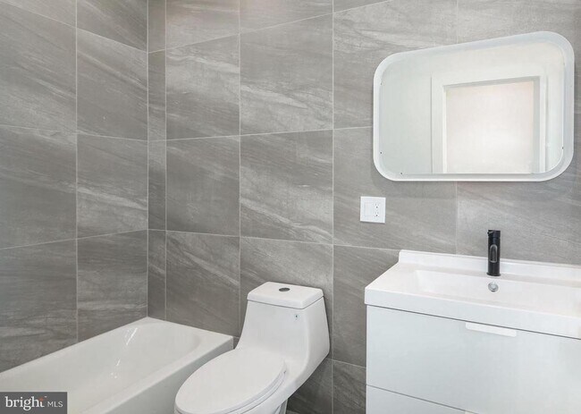 Building Photo - 3957 Wyalusing Ave