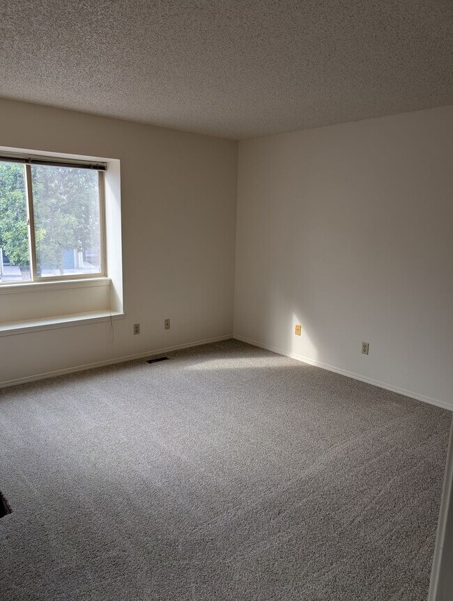 Building Photo - 3448 Atlantic Dr
