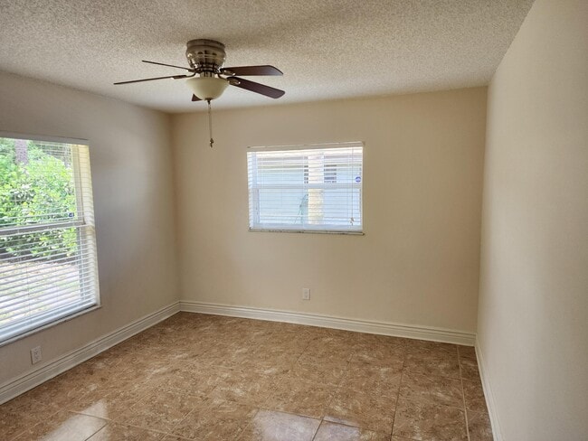 Building Photo - 1680 SE Minorca Ave