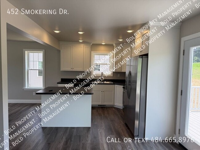 Building Photo - 452 Smokering Dr