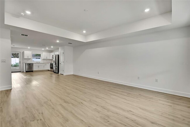Building Photo - 3390 Dristol Ave